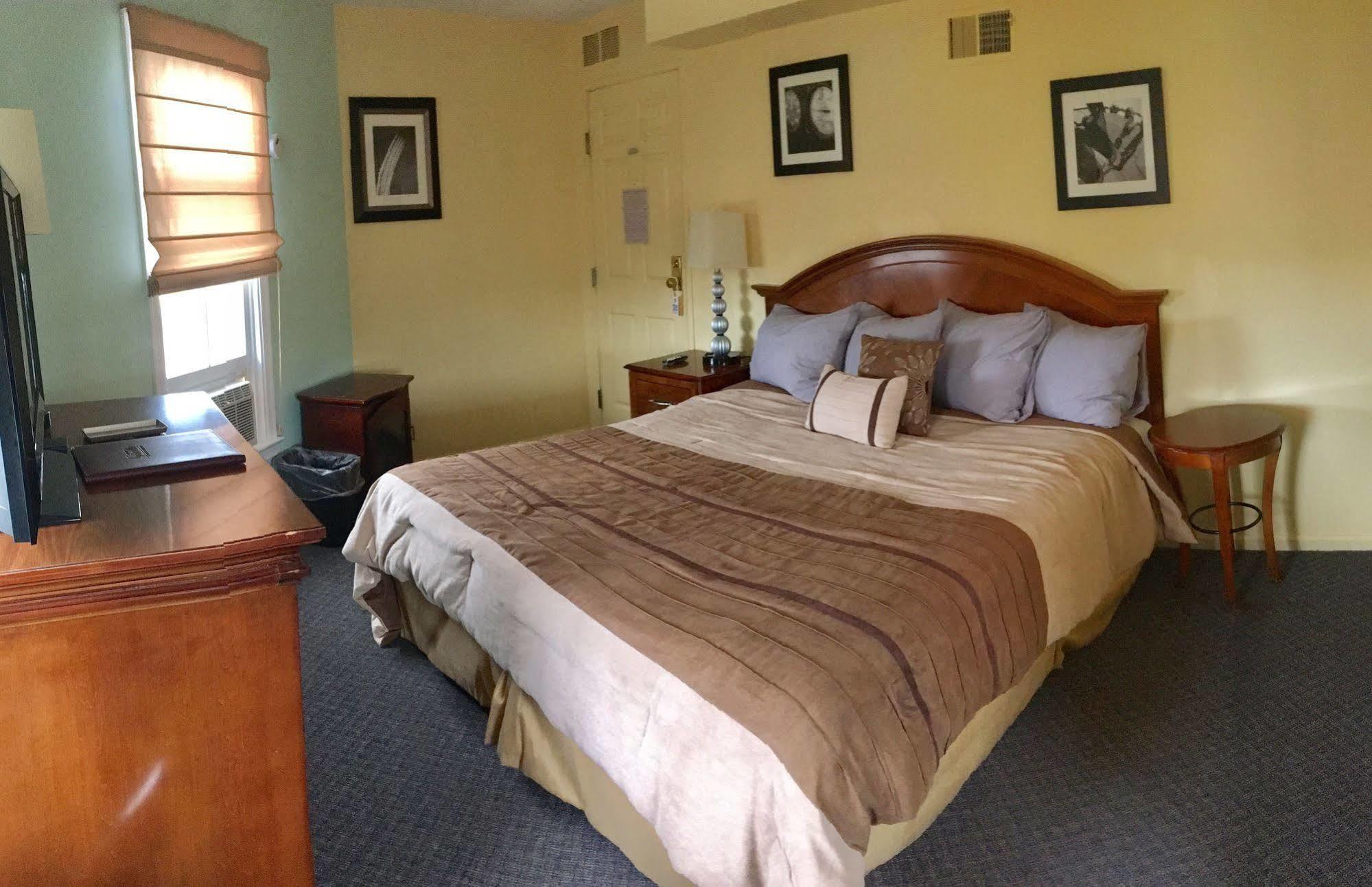 Inn The Grenville And Restaurant